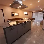 Διαμέρισμα Ocean Blue Apt4 Luxurious, Modern At Zonqor Pt *