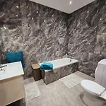 Ocean Blue Apt4 Luxurious, Modern At Zonqor Pt