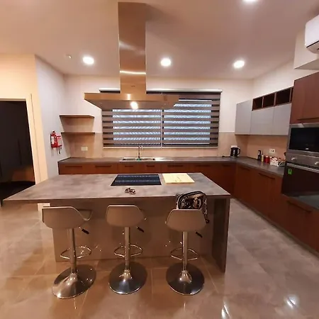 Ocean Blue Apt4 Luxurious, Modern At Zonqor Pt Apartment *