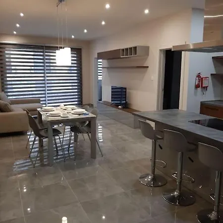 Ocean Blue Apt4 Luxurious, Modern At Zonqor Pt