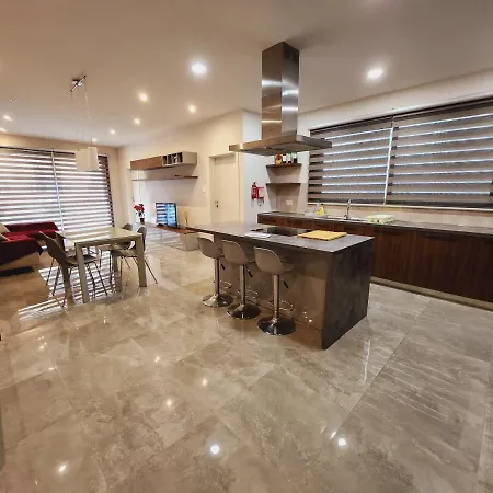 Ocean Blue Apt4 Luxurious, Modern At Zonqor Pt Appartamento *