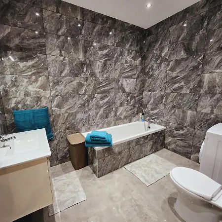 Ocean Blue Apt4 Luxurious, Modern At Zonqor Pt